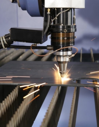 GIA CÔNG CẮT LASER - CHẤN
